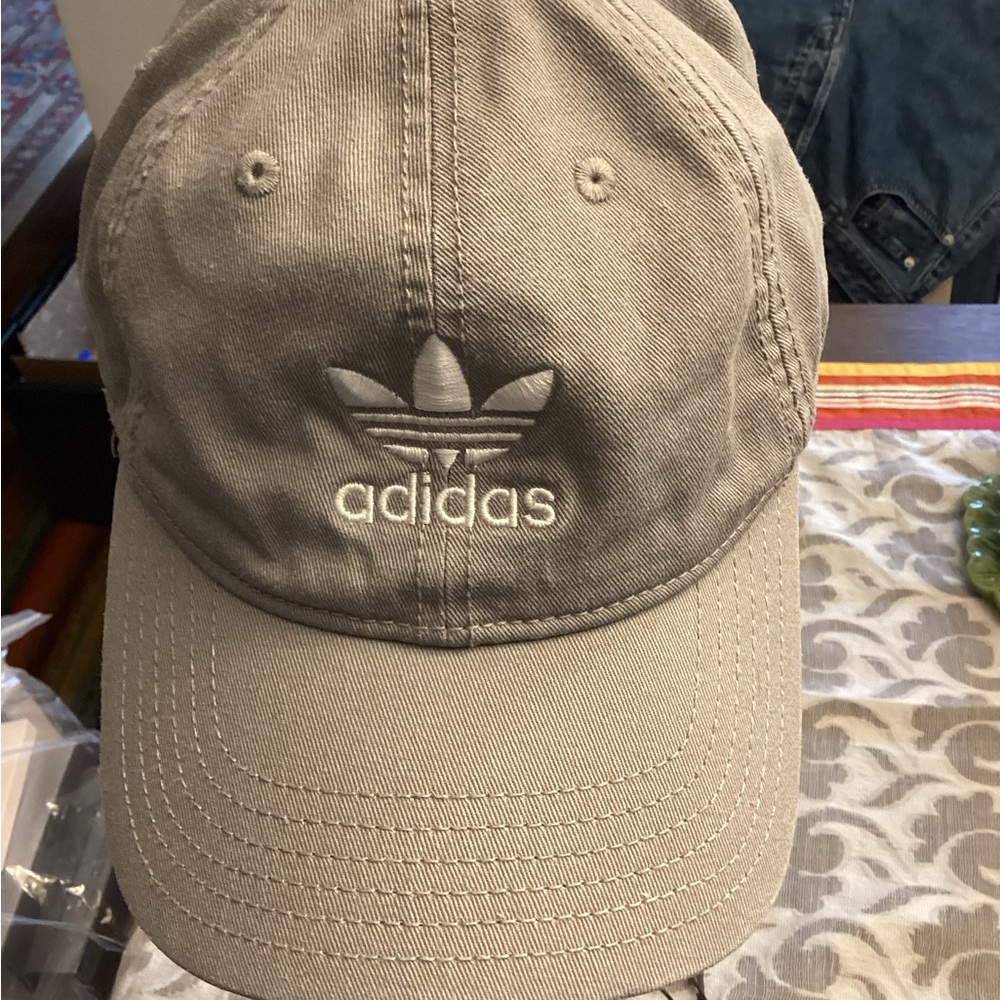 adidas Trefoil Baseball Cap in Taupe. Unisex